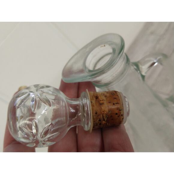 Vintage Decanter with Stopper 12" Tall Clear Cut Glass Retro 70s Star Burst (F8) - Picture 2 of 13